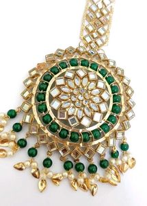 Exquisite Kundan & Pearl Maang Tikka