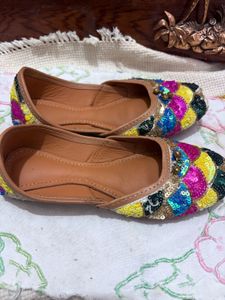 Sparkling Embellished PUNJABI JUTTI