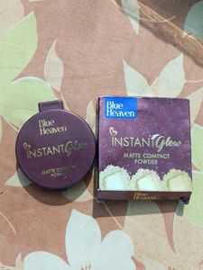 Blue Heaven Instant Glow Compact Powder