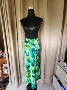 Flowy Tropical Print Midi Skirt