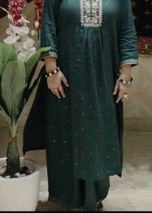 Elegant Emerald Green Kurta Set