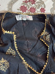Girls Black &amp; Gold Printed Kurta Set