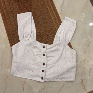 Chic White Broderie Anglaise Crop Top