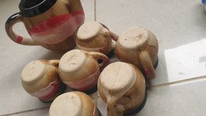 Unique Ceramic Teapot and Cups Set