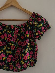 Off-Shoulder Floral Print Crop Top