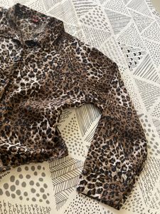 Stylish Leopard Print Tie-Front Shirt
