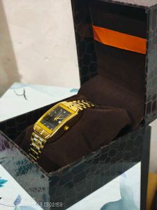 Vintage  Quartz Gold Watch