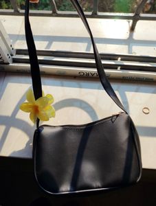 Chic Black Shoulder Bag