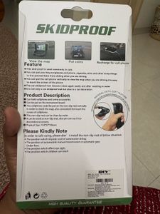 SKIDPROOF Car Non-Slip Mat Holder