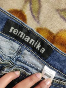 Remanika Half Pants