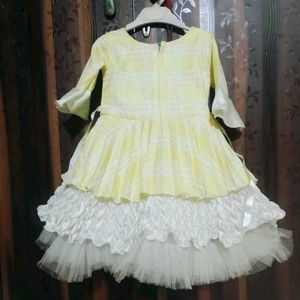 CUTE YELLOW DRESS