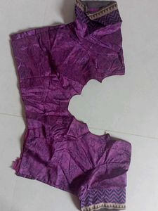 Beautiful Crepe Saree With Blouse