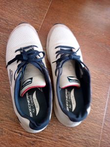 white sneaker 10 number