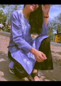 Beautiful Embroidered Kurta no inar