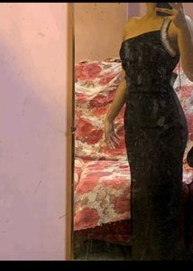 Elegant Black One-Shoulder Dress