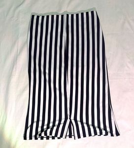 H&amp;m Black &amp; White Striped Skirt