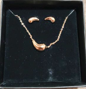 Elegant Rose Gold Necklace & Earring Set