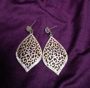 Elegant Gold Filigree Drop Earrings