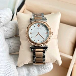 _VERSACE WATCH_*V-Motif Model For Ladies