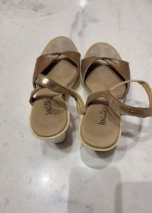 Inc.5 Stylish Bronze Heels (size5)