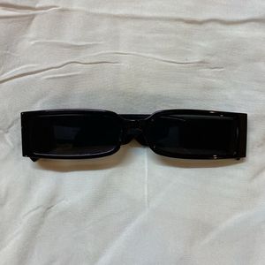 Chic Black Sunglasses