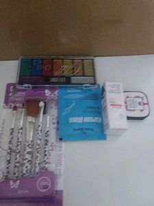 Makeup Brush Set with Eyeshadow &amp; More