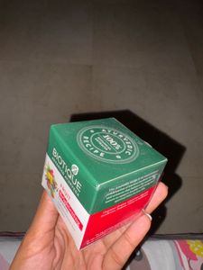 Biotique Fruit Brightening Lip Balm