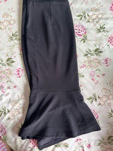 Chic Black Ruffle Skirt