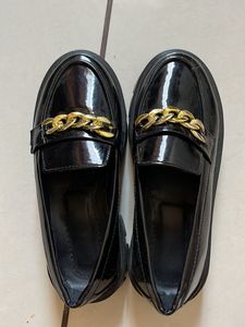 Chic Black Patent Loafers with Gold Chain