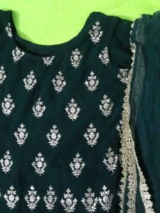 Elegant Dark Green Embroidered Salwar Kameez