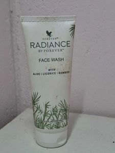 Forever Radiance Face Wash