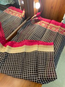 ❤️Black &amp; White Grid Saree with Pink Border❤️
