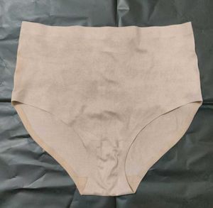 Seamless Briefs