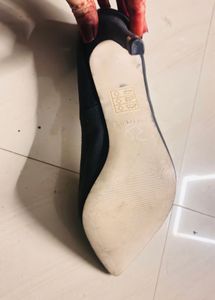 Beautiful Blacks Heels