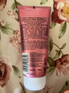 Pond's Bright Beauty Facewash
