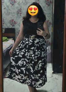 Stylish Black & White Midi Dress