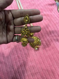 Elegant Pearl &amp; Gold Necklace Set