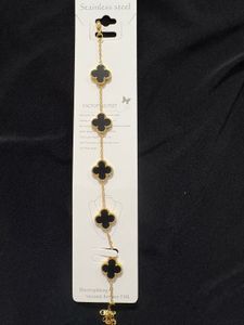 Clover Drop bracelet - Elegant & Stylish