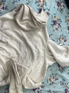 Cozy Beige Hoodie with Zipper