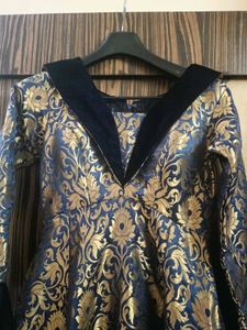 Elegant Brocade Velvet Tail Gown💙