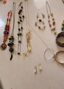 Assorted Women's Jewellery Set