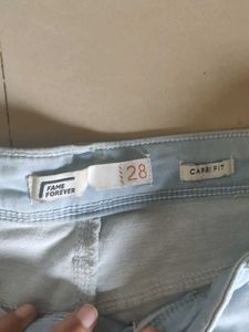 Light Wash Cropped Jeans