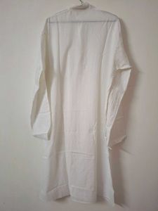 Elegant Men's White Striped Kurta