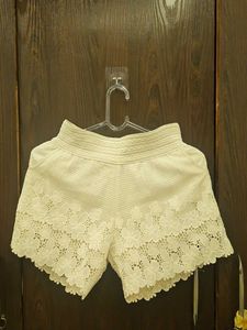 Chic White Lace Shorts