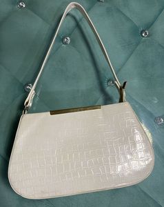Chic White Croc Embossed Shoulder Bag