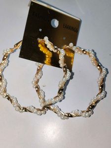 Elegant Gold Hoop Earrings with Pearls