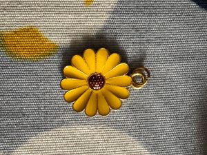 Gold-tone Pendant Charm 🌻 sunflower