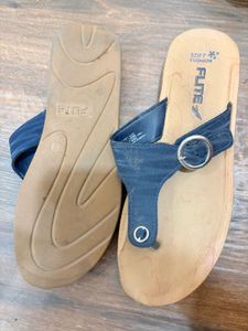 Comfortable Blue Flite Flip-Flops