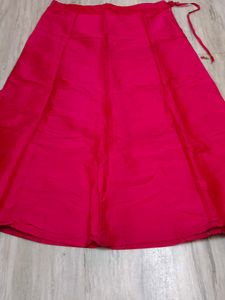 Tapeta Silk Skirt