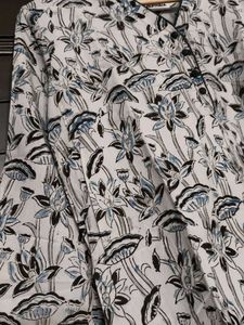 Fabindia Off-white Floral Cotton Straight Kurta